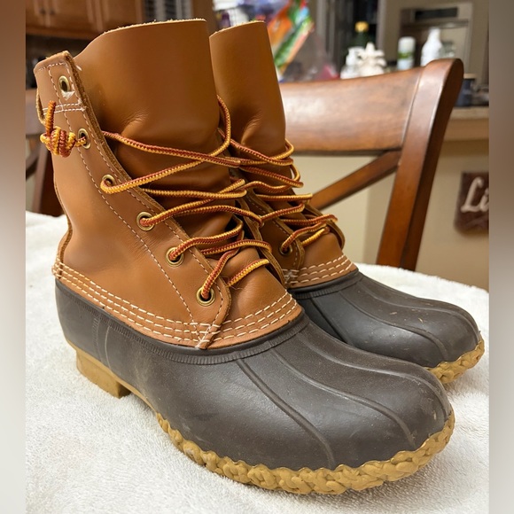 L.L. Bean Ladies Bean Boots in Tan and Brown AKA “Duck Boots” 🤎 - Picture 3 of 11